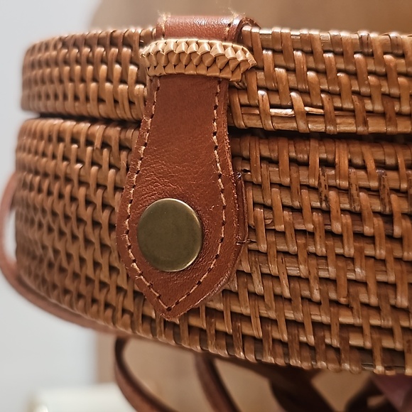 Rattan crossbody bag - Picture 2 of 7